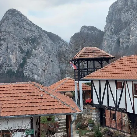 Golemi Kamik Vlasi 2 *