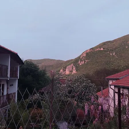 Golemi Kamik Vlasi 2 * Pirot