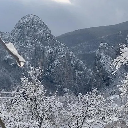 Golemi Kamik Vlasi 2 * Pirot