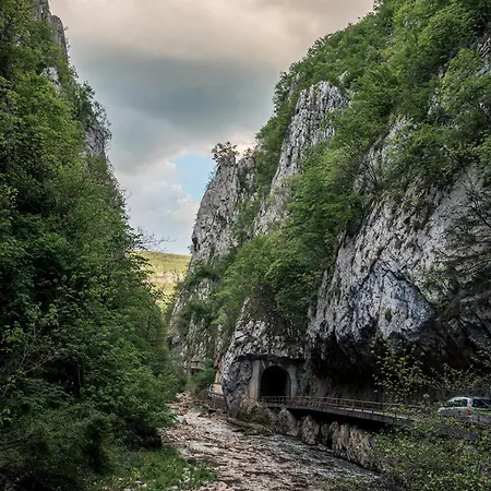 Golemi Kamik Vlasi 2